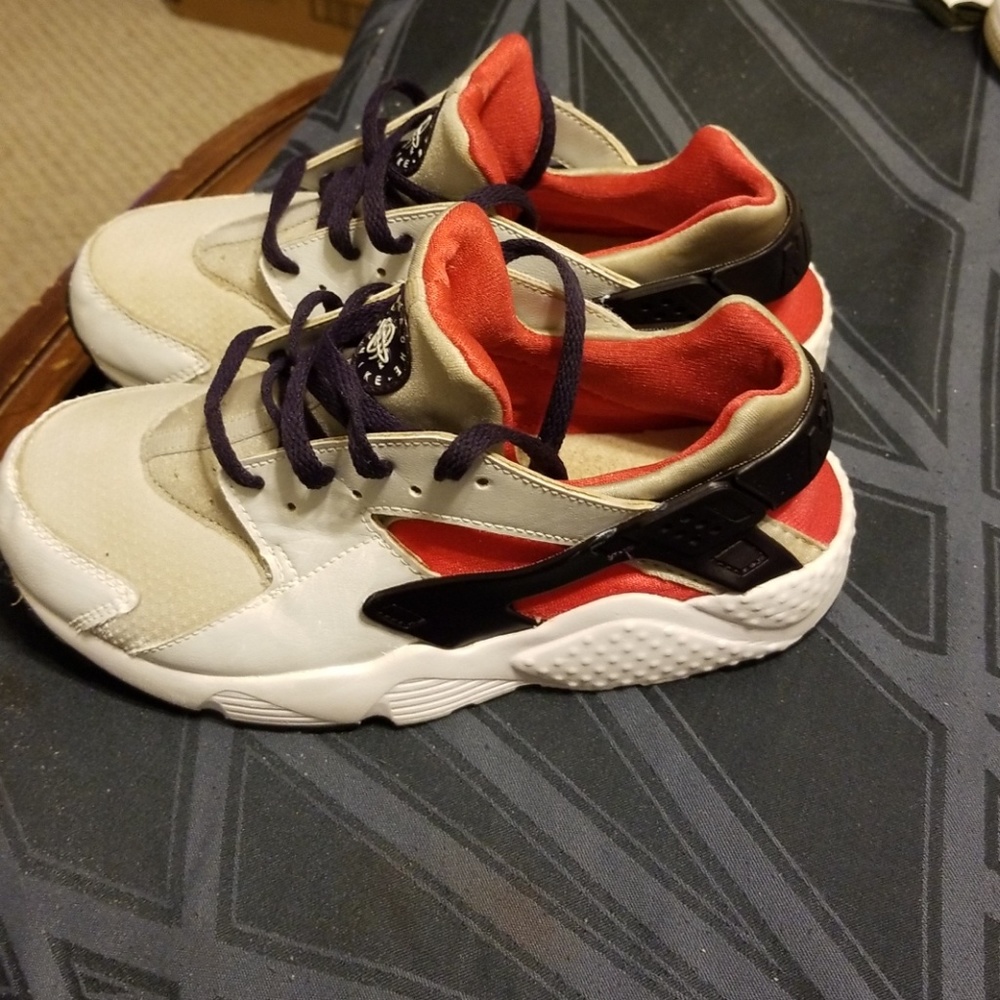 Nike huarache sz 2.5 girls